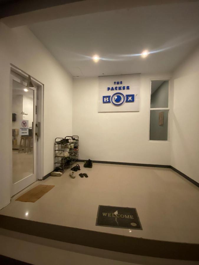 The Packerbox Hostel Batununggul Екстер'єр фото